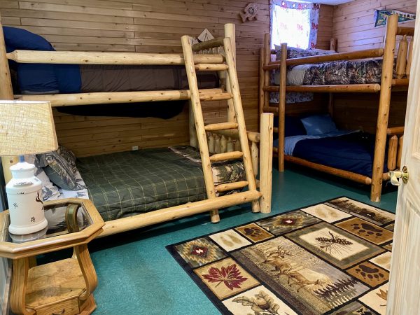 Superior Adventures : Accommodations - Image 11